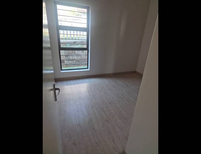 2 bed property to rent in BARBEQUE DOWNS